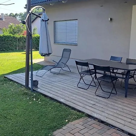 House With A Big Garden, Picnic Area, Two Terraces 别墅